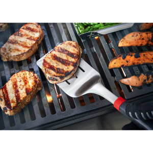 Set de 2 utensilios básicos Weber. Pinza y espátula.